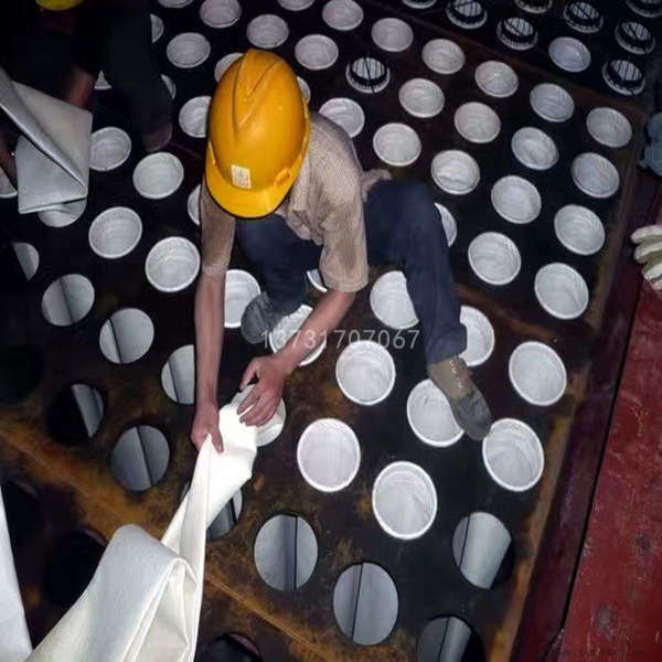 鍋爐電改袋除塵器濾袋布置和花板設(shè)計 鍋爐電改袋除塵器濾袋布置和花板設(shè)計