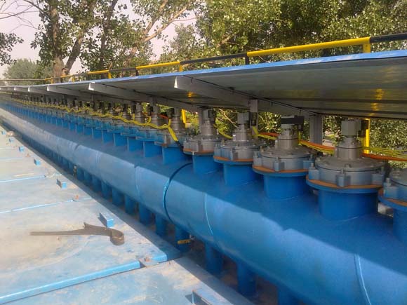 山西臨汾LCM-1600長袋脈沖除塵器安裝完畢(圖) 山西臨汾LCM-1600長袋脈沖除塵器安裝完畢(圖)